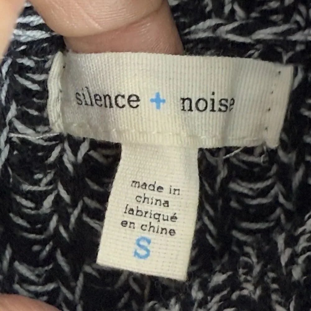 urban outfitters silence + noise black marled turtleneck sweater Small